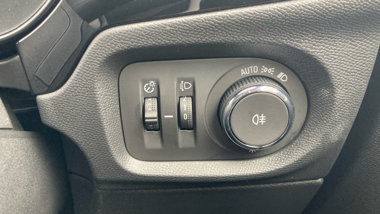 Vauxhall Corsa 100kW Yes 50kWh 5dr Auto Electric Hatchback